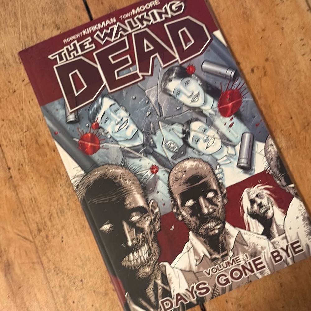 The Walking Dead Volume 1: Days Gone Bye Graphic Novel